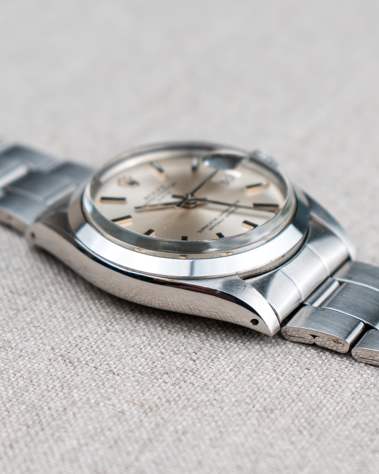 1974 Vintage Rolex Date Ref. 1500 - Silver Dial with Box and Inserts