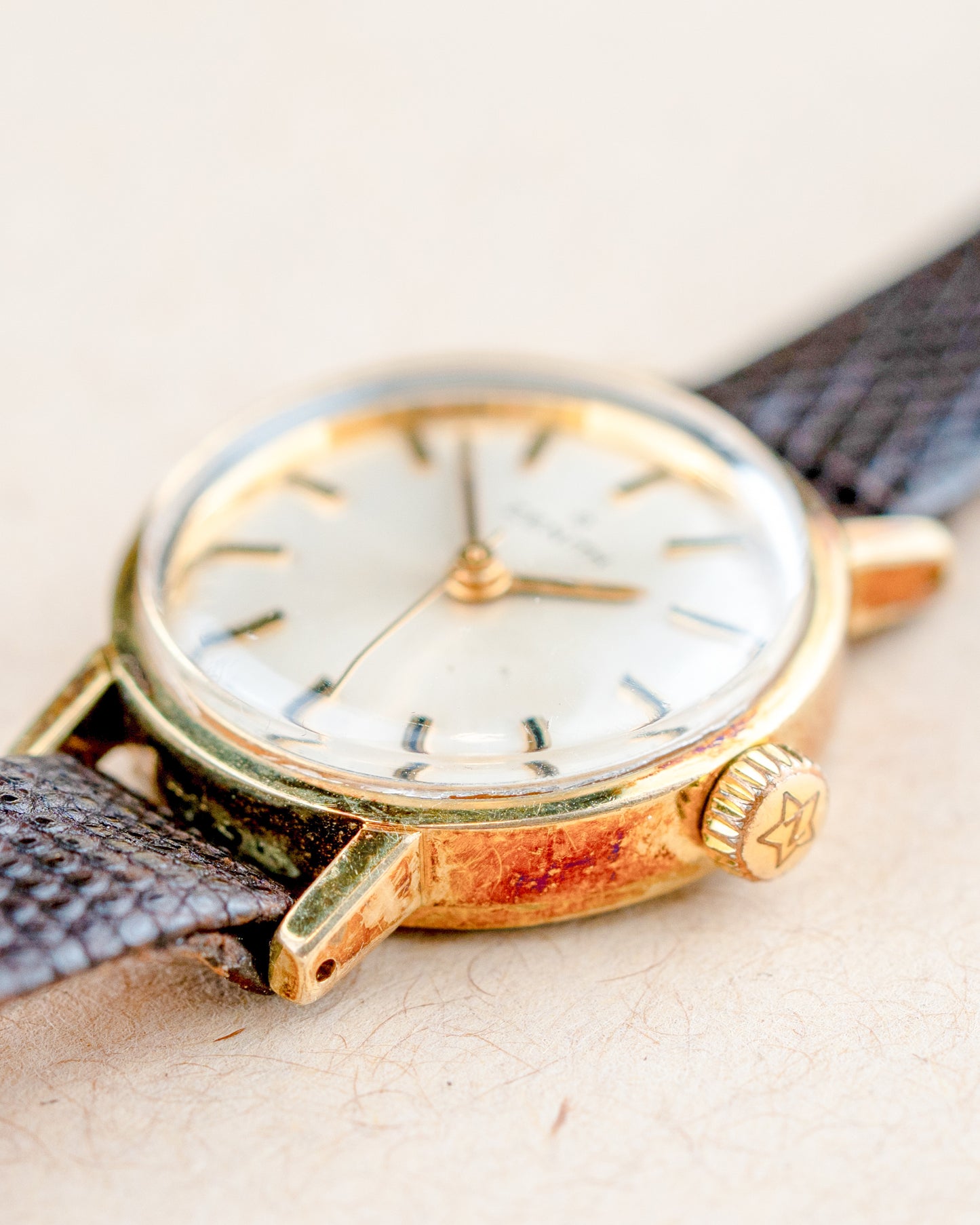 1970'S Vintage Ladies Zenith Time-Only Gold Plated - Silver Dial
