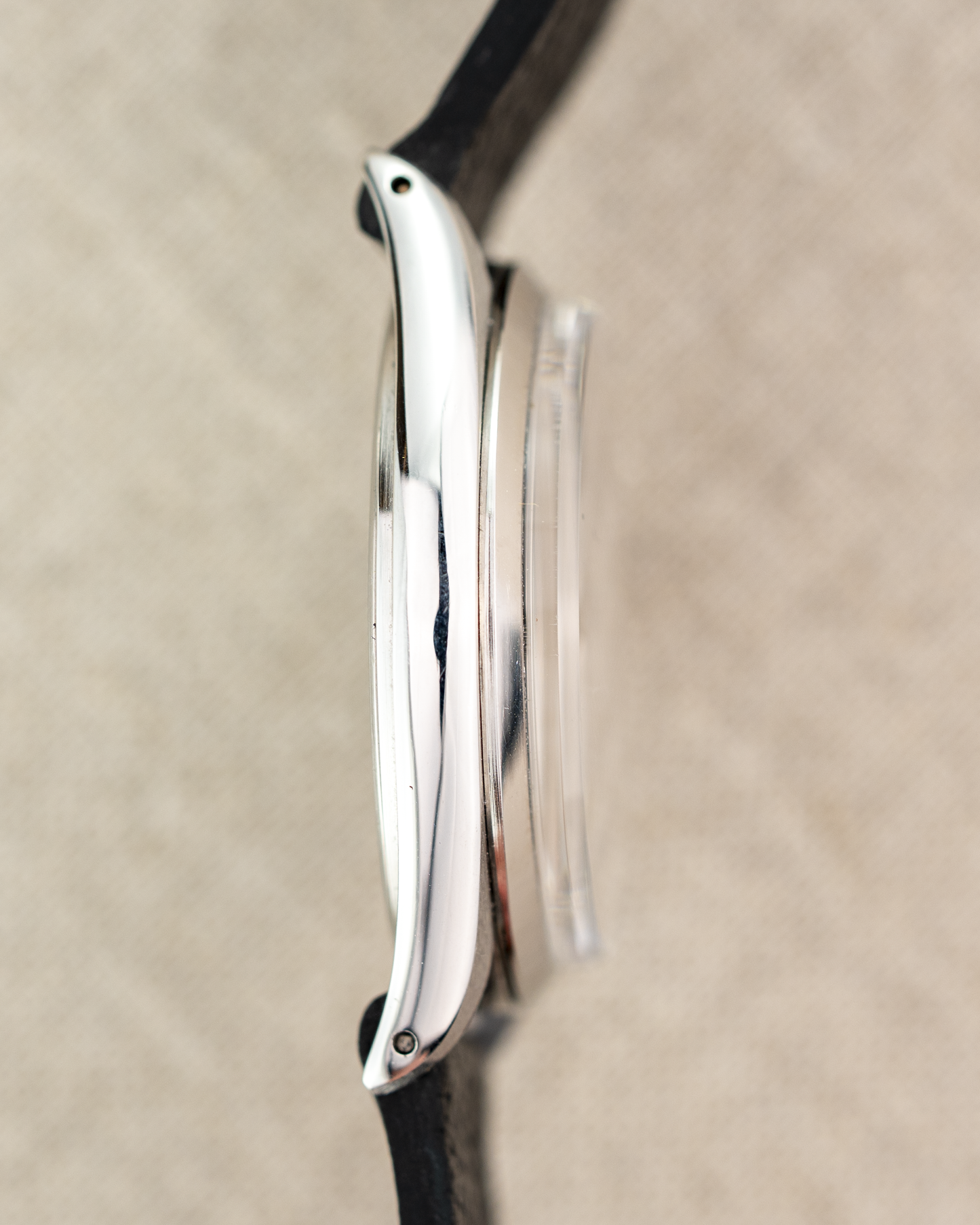 1962 Vintage Tudor Oyster Shock-Resisting Ref. 7934 - Matte Black 'Big Rose' Dial