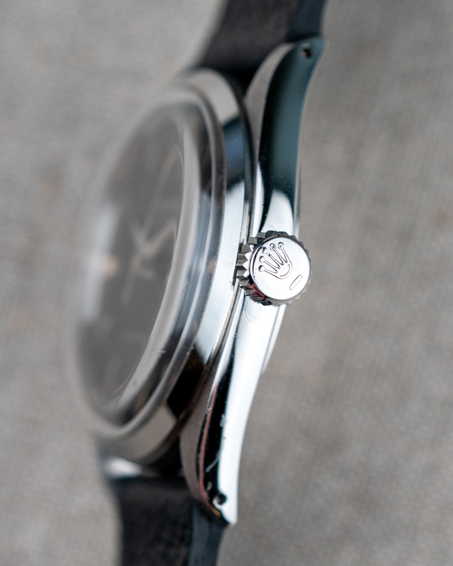 1962 Vintage Tudor Oyster Shock-Resisting Ref. 7934 - Matte Black 'Big Rose' Dial