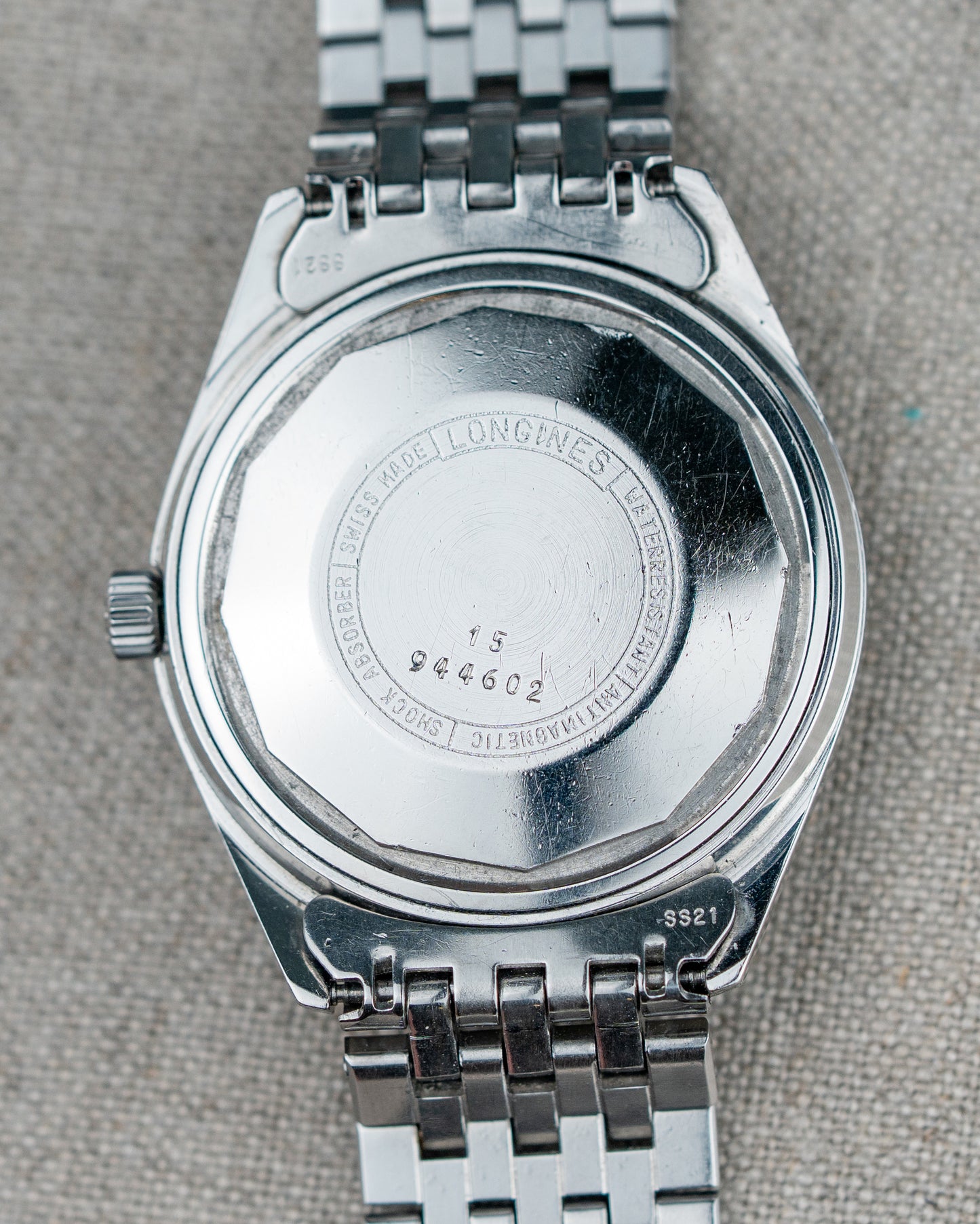 1970's Vintage Longines Admiral 'Brick' Style Bracelet - Silver Vertical Brush Dial