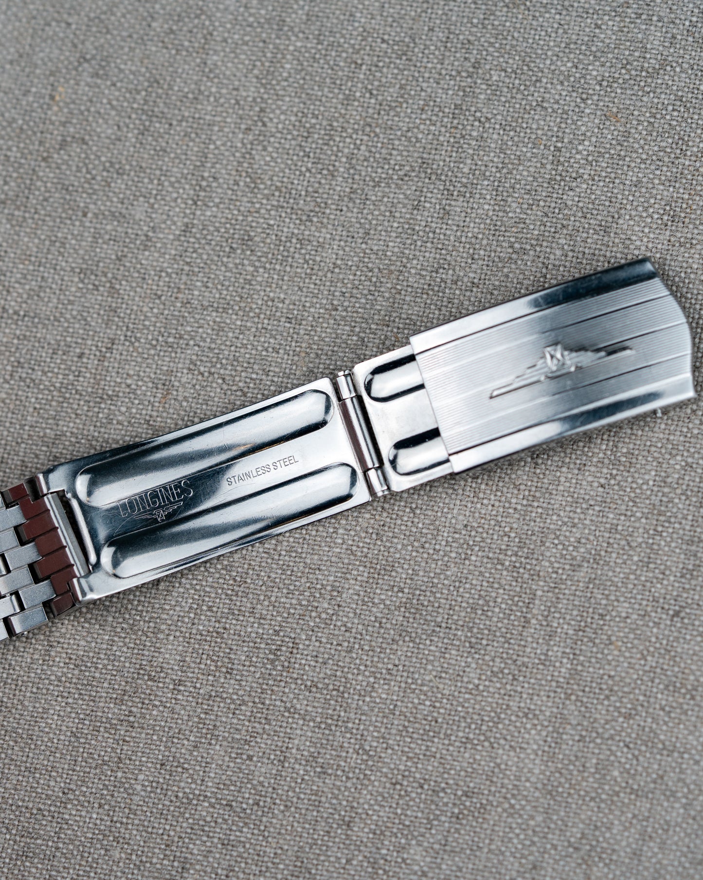 1970's Vintage Longines Admiral 'Brick' Style Bracelet - Silver Vertical Brush Dial