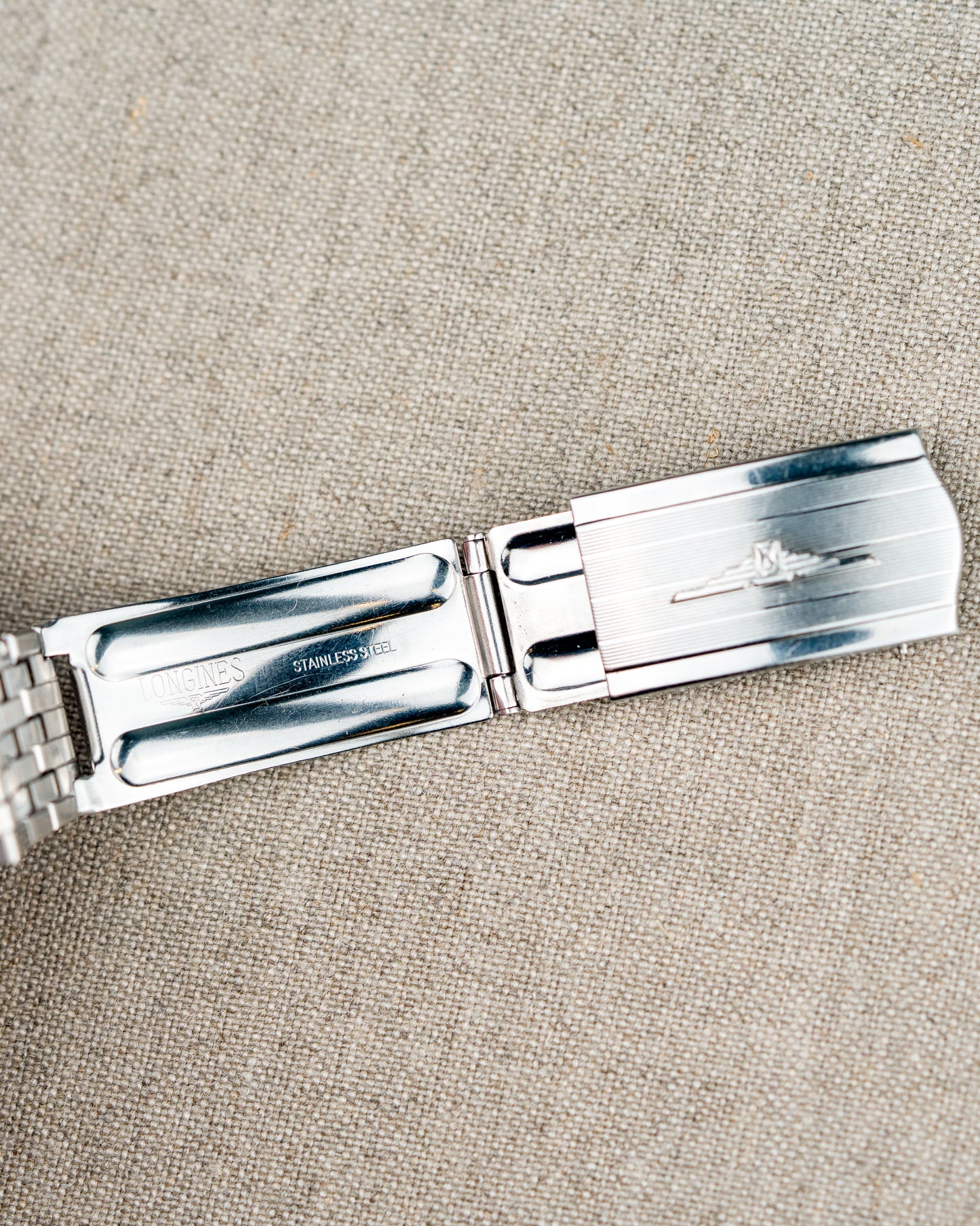 1970's Vintage Longines Admiral 'Brick' Style Bracelet - Silver Vertical Brush Dial