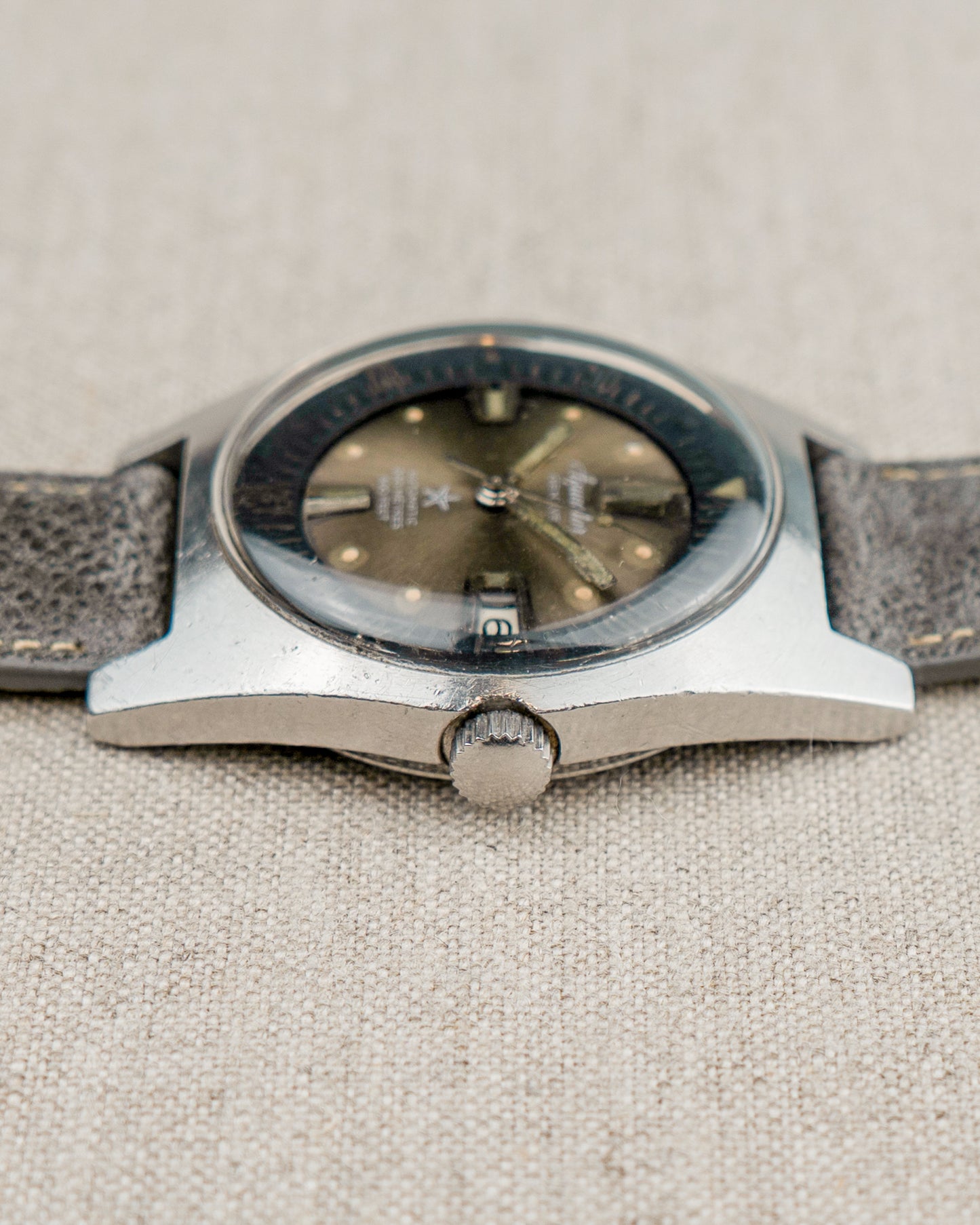 1960's Vintage Aquastar Ref. 1701 - Ghosty-Gray 'Starfish' Sunburst Dial