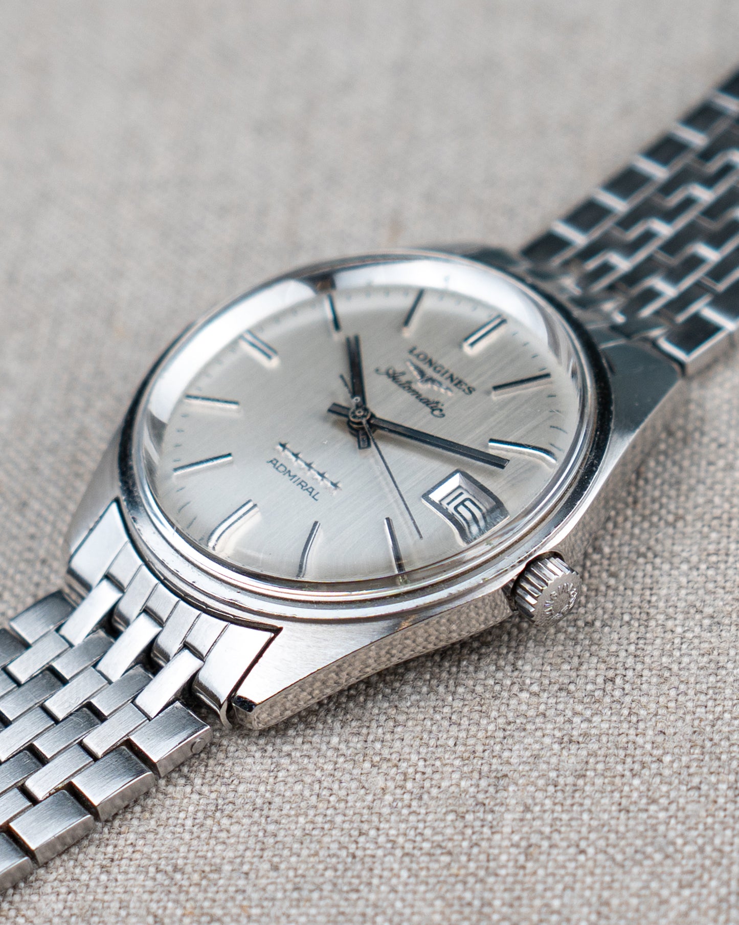 1970's Vintage Longines Admiral 'Brick' Style Bracelet - Silver Vertical Brush Dial
