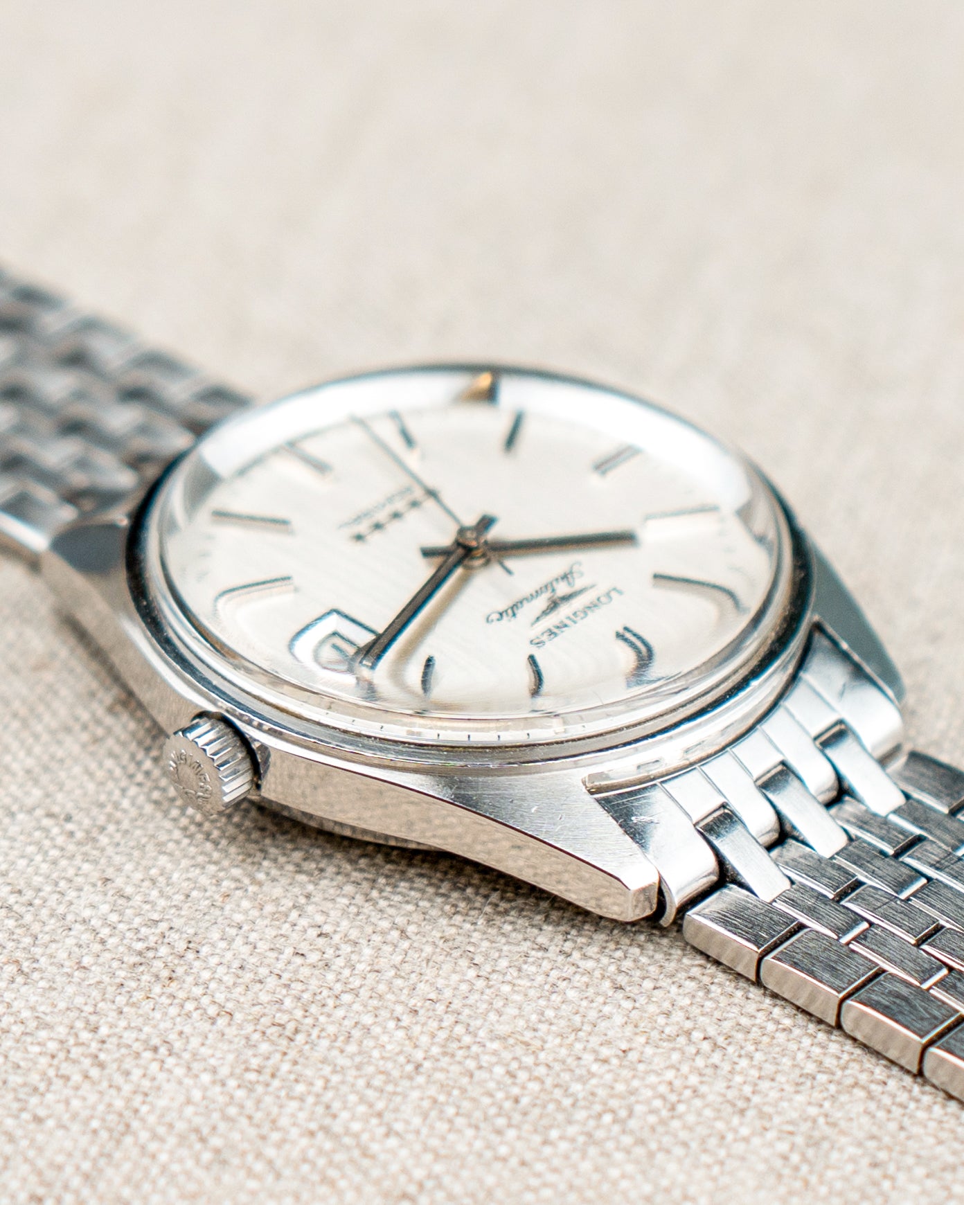 1970's Vintage Longines Admiral 'Brick' Style Bracelet - Silver Vertical Brush Dial