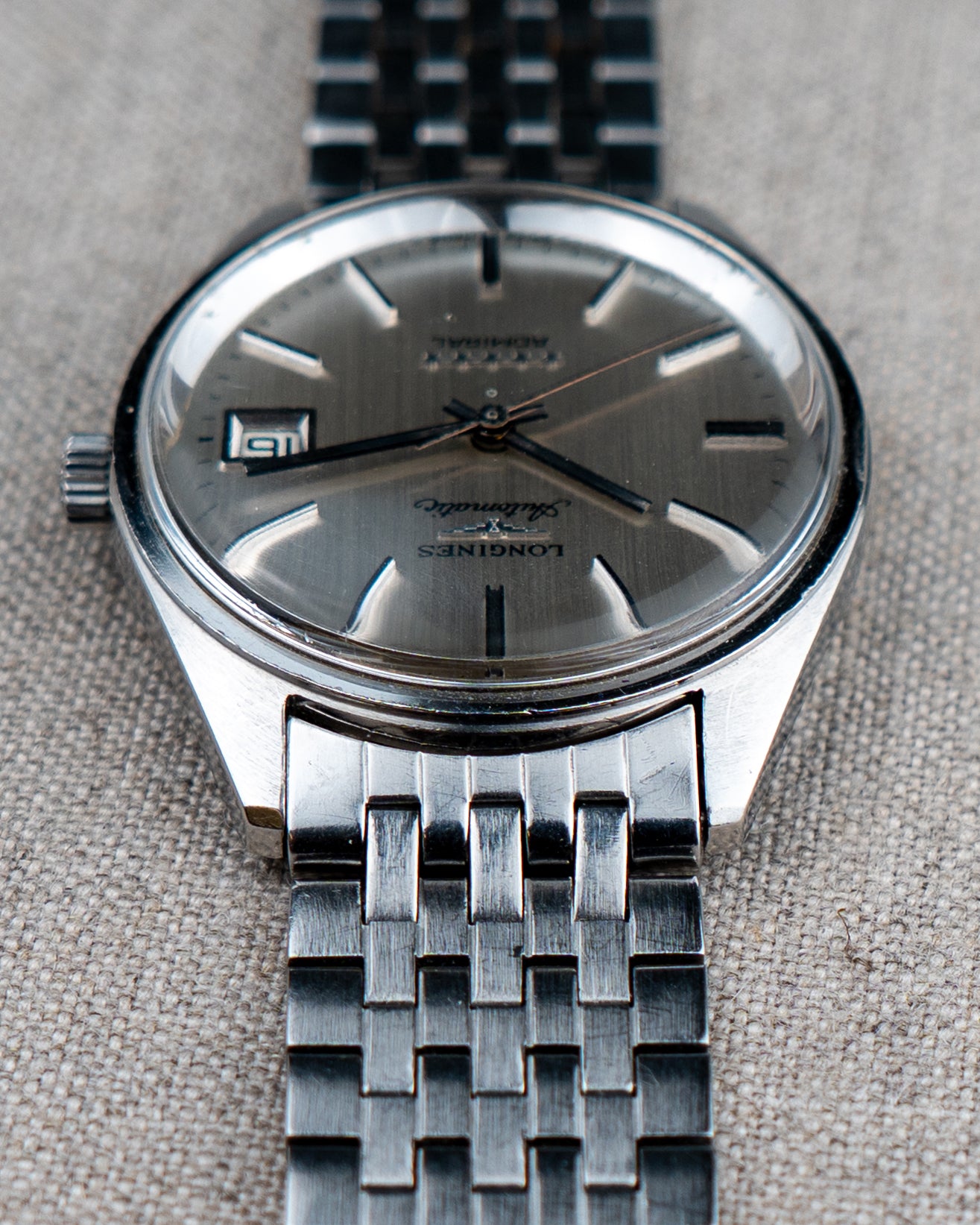 1970's Vintage Longines Admiral 'Brick' Style Bracelet - Silver Vertical Brush Dial