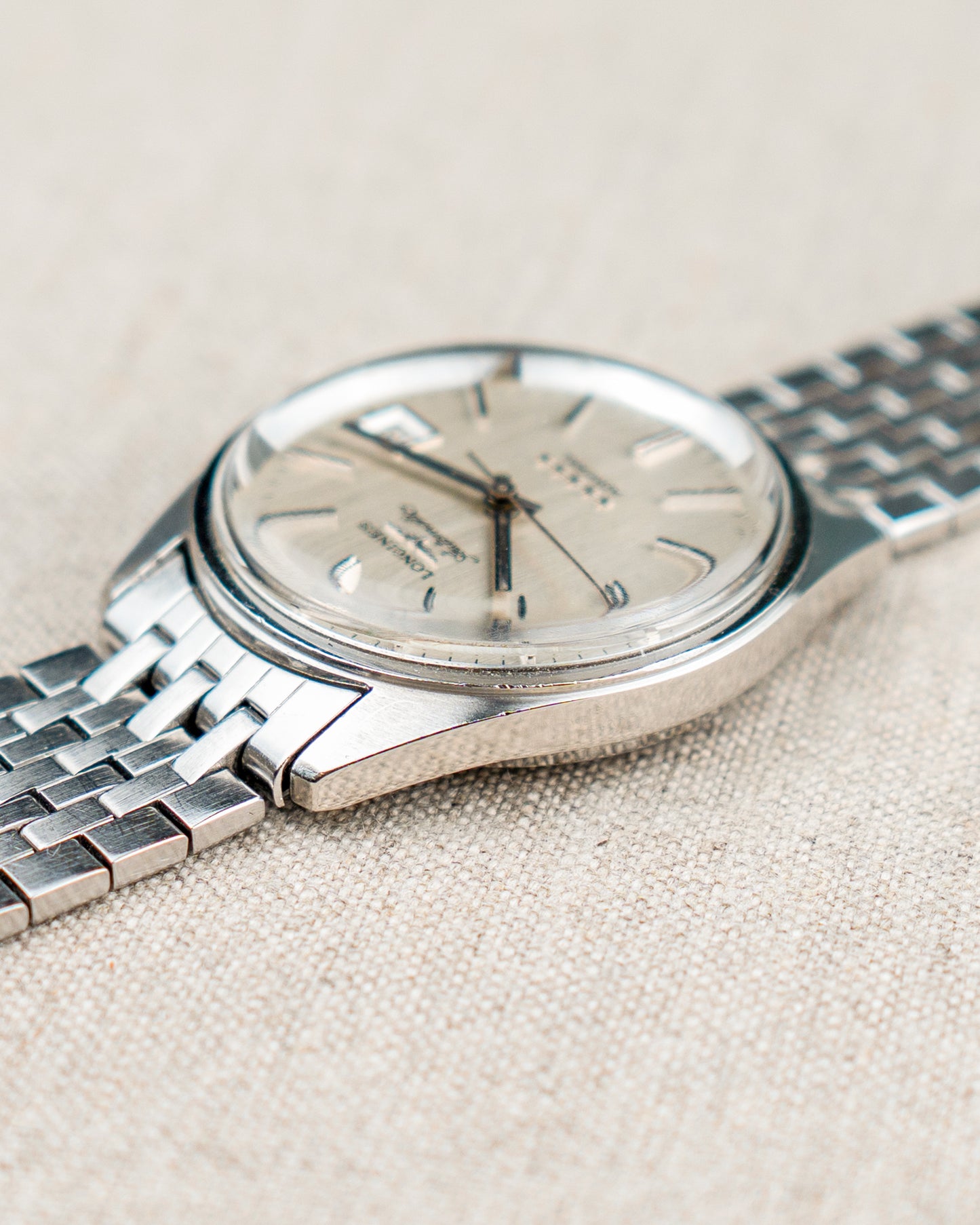 1970's Vintage Longines Admiral 'Brick' Style Bracelet - Silver Vertical Brush Dial