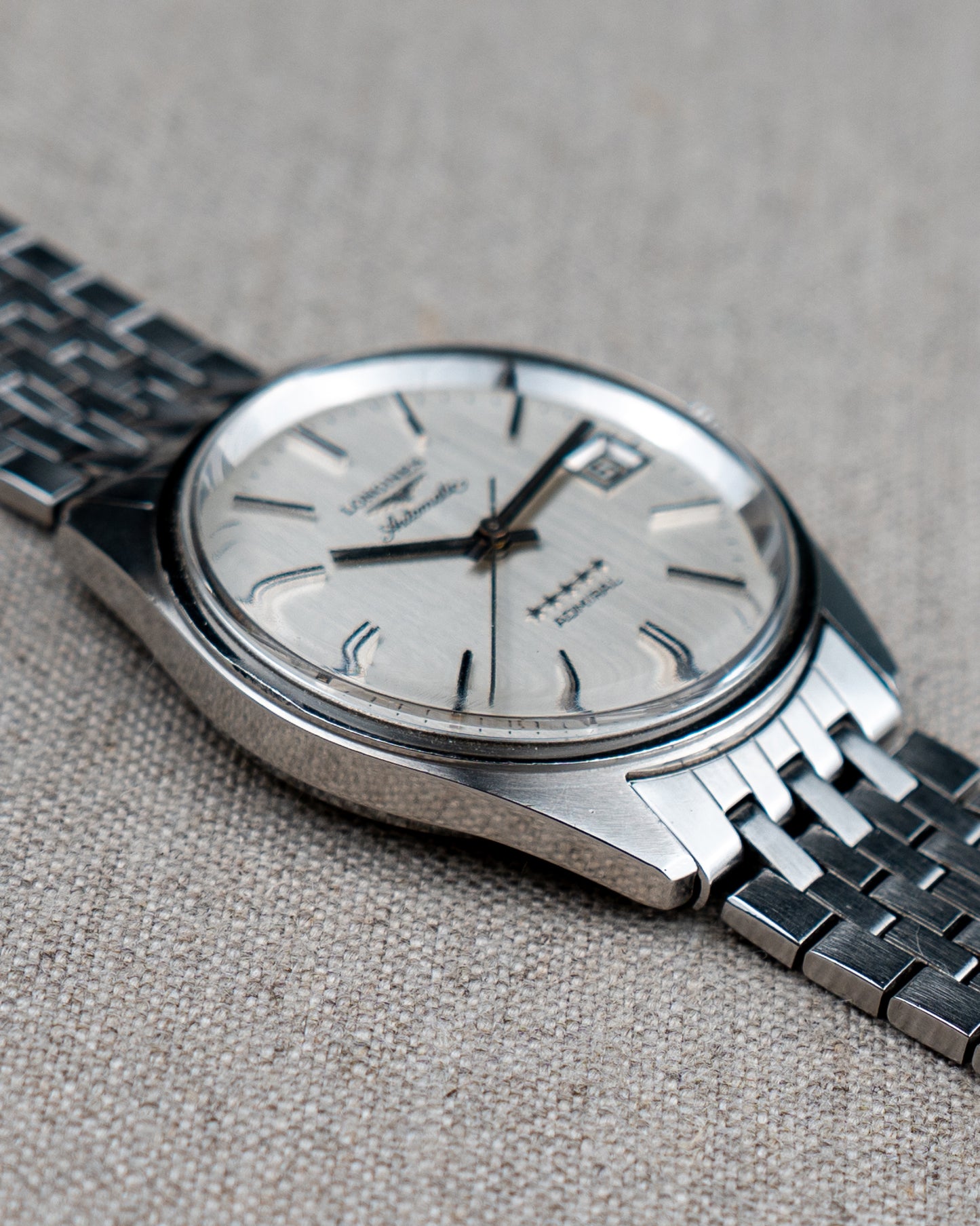 1970's Vintage Longines Admiral 'Brick' Style Bracelet - Silver Vertical Brush Dial