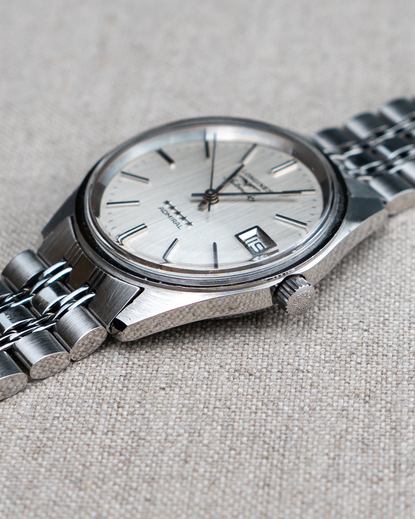 1970's Vintage Longines Admiral 'Oval' Style Bracelet - Silver Vertical Brush Dial