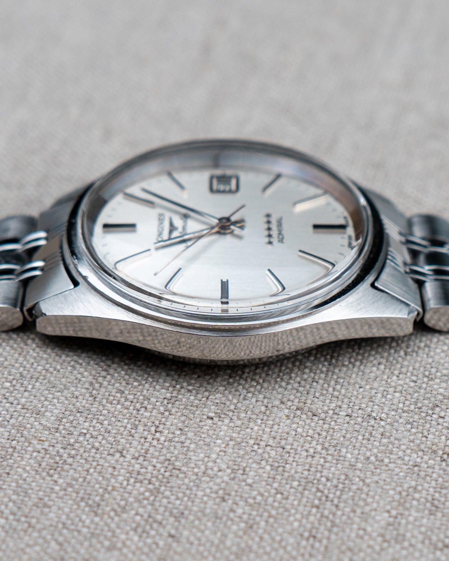 1970's Vintage Longines Admiral 'Oval' Style Bracelet - Silver Vertical Brush Dial