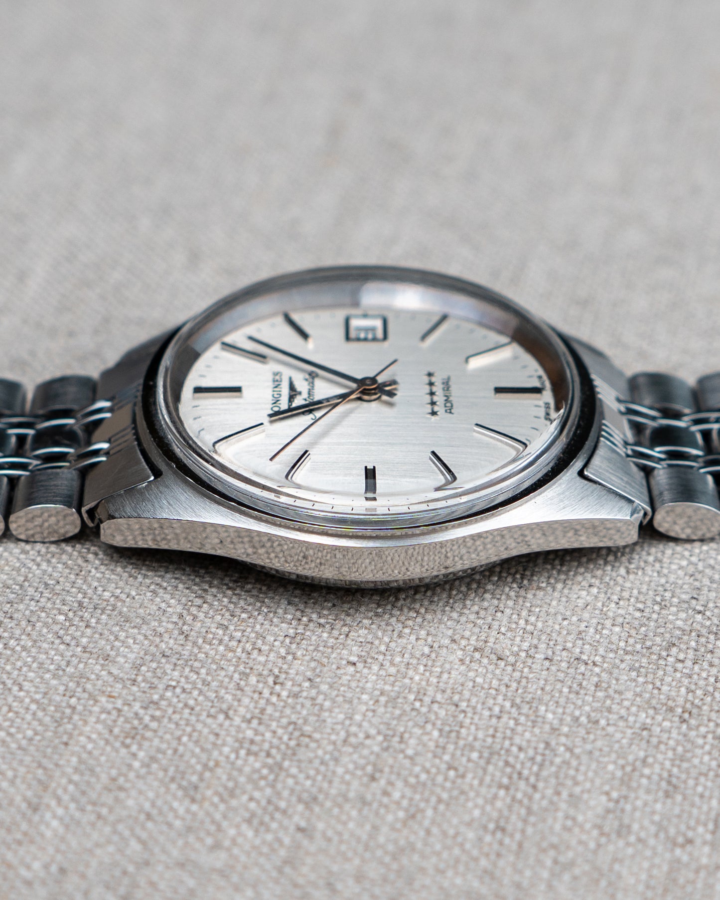 1970's Vintage Longines Admiral 'Oval' Style Bracelet - Silver Vertical Brush Dial
