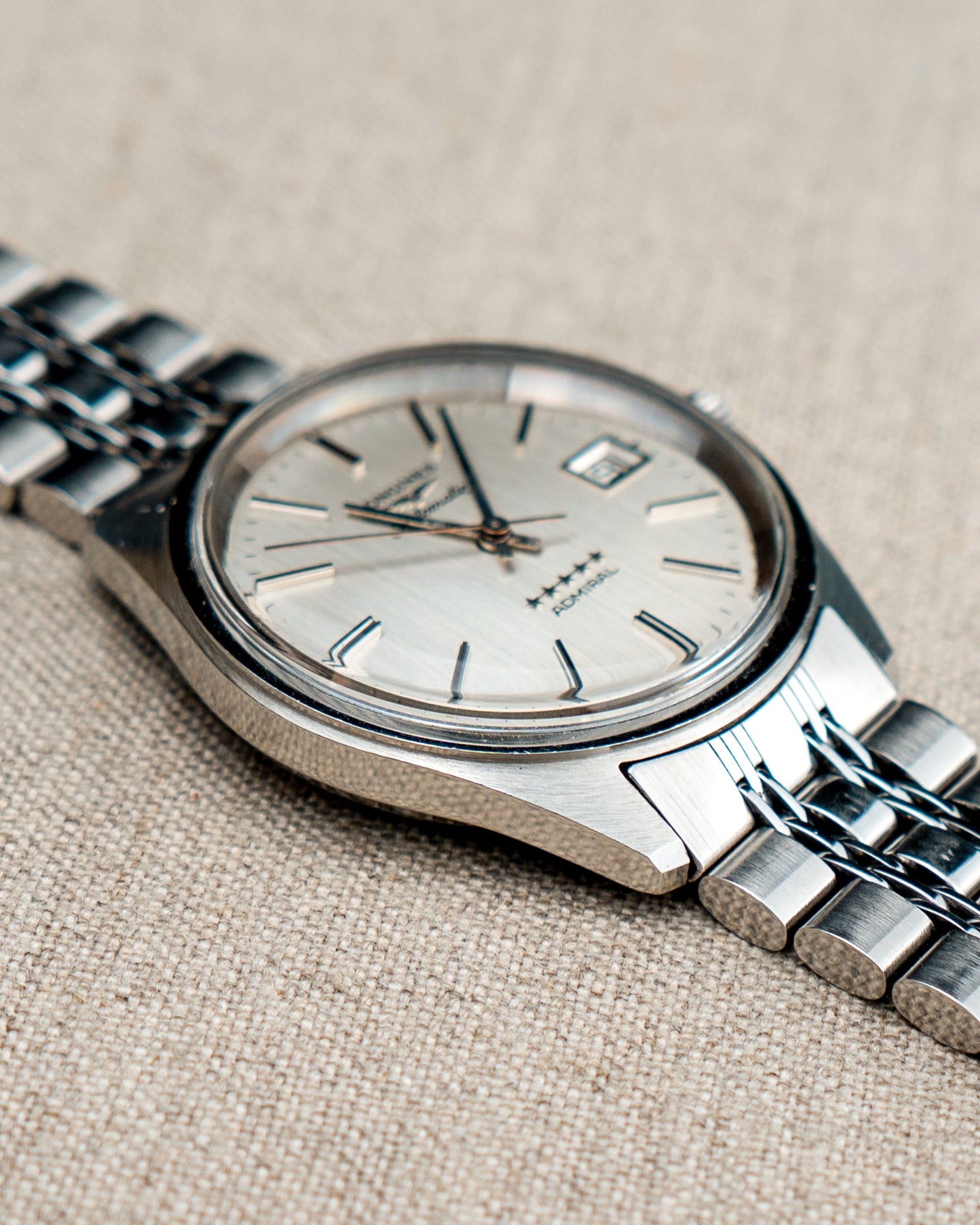 1970's Vintage Longines Admiral 'Oval' Style Bracelet - Silver Vertical Brush Dial