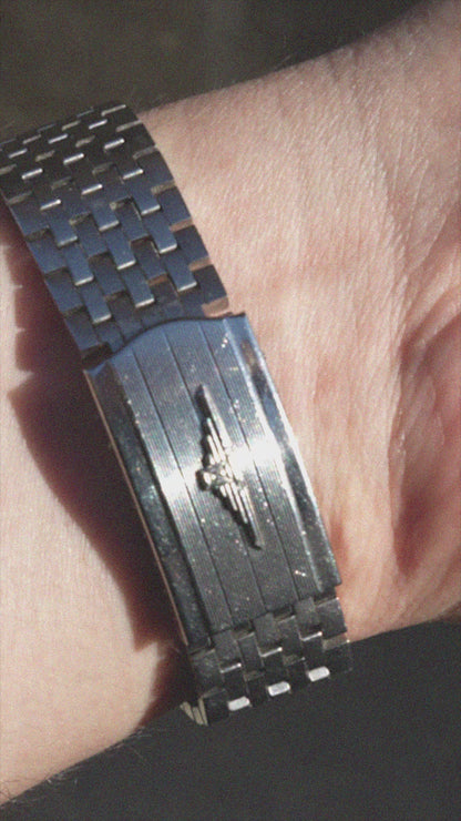 1970's Vintage Longines Admiral 'Brick' Style Bracelet - Silver Vertical Brush Dial
