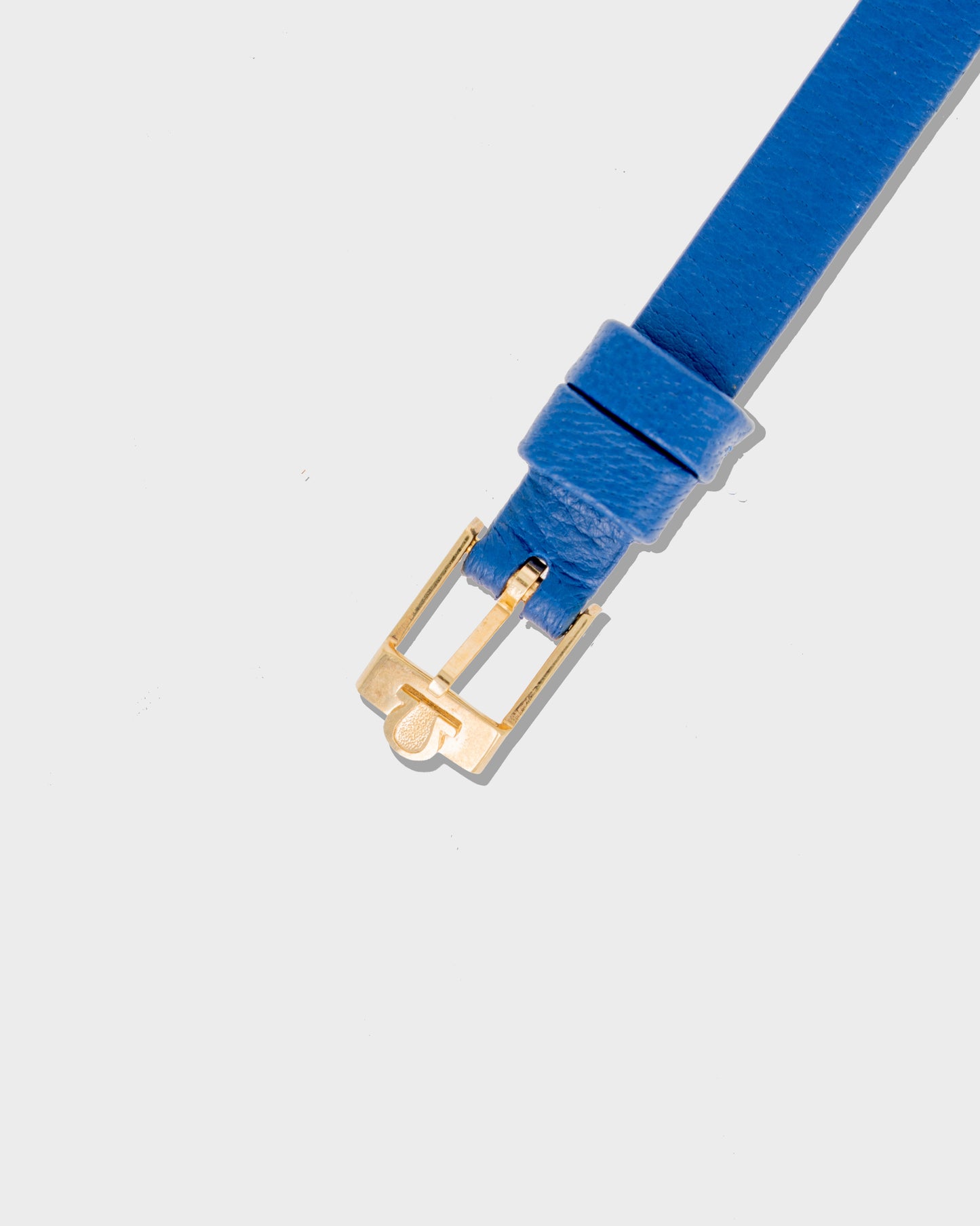 1962 Omega 18K Yellow Gold Textured Hooded Bar-lug Watch - Silver Dial